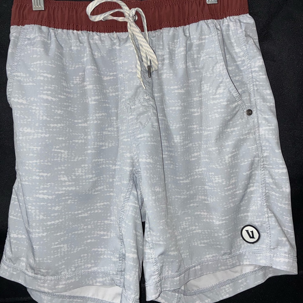Vuori Kore Shorts, UNLINED - Gray and White 7” Inseam Shorts w/ Textured Design